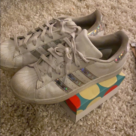 Adidas-Girls super-star!! - Picture 2 of 4